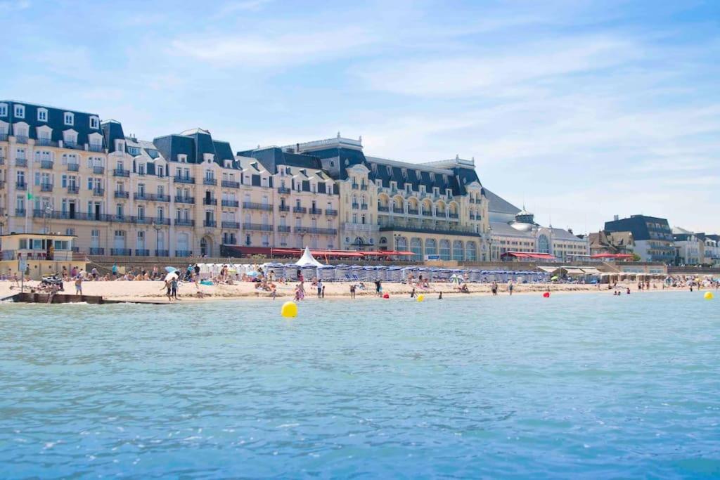 Apartamento Chez Emy & Tom Cabourg Exterior foto
